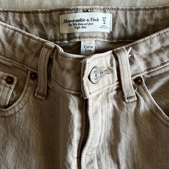 Abercrombie and Fitch Curve Love High Rise 90s Relaxed Jean - Picture 2 of 3